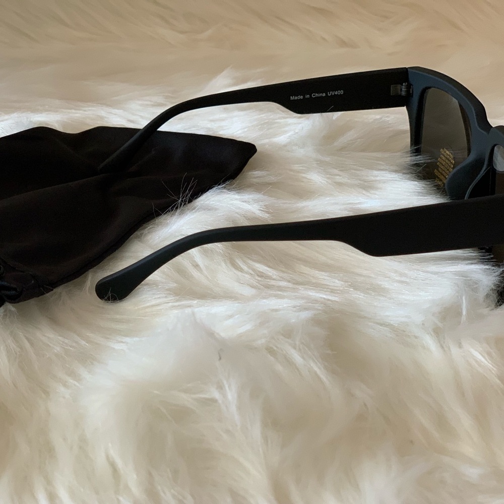Sunglasses - Picture 3 of 3